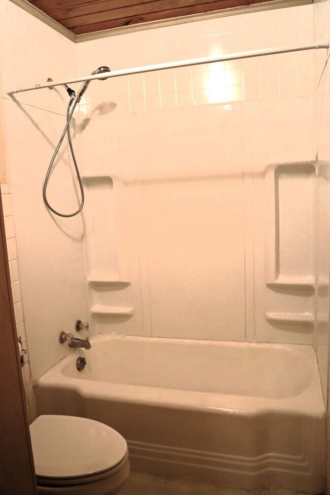 Building Photo - Cute and Clean 2 bedroom near SWOSU