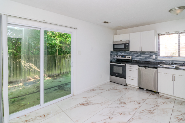 Building Photo - 1558 Samara Glen Way