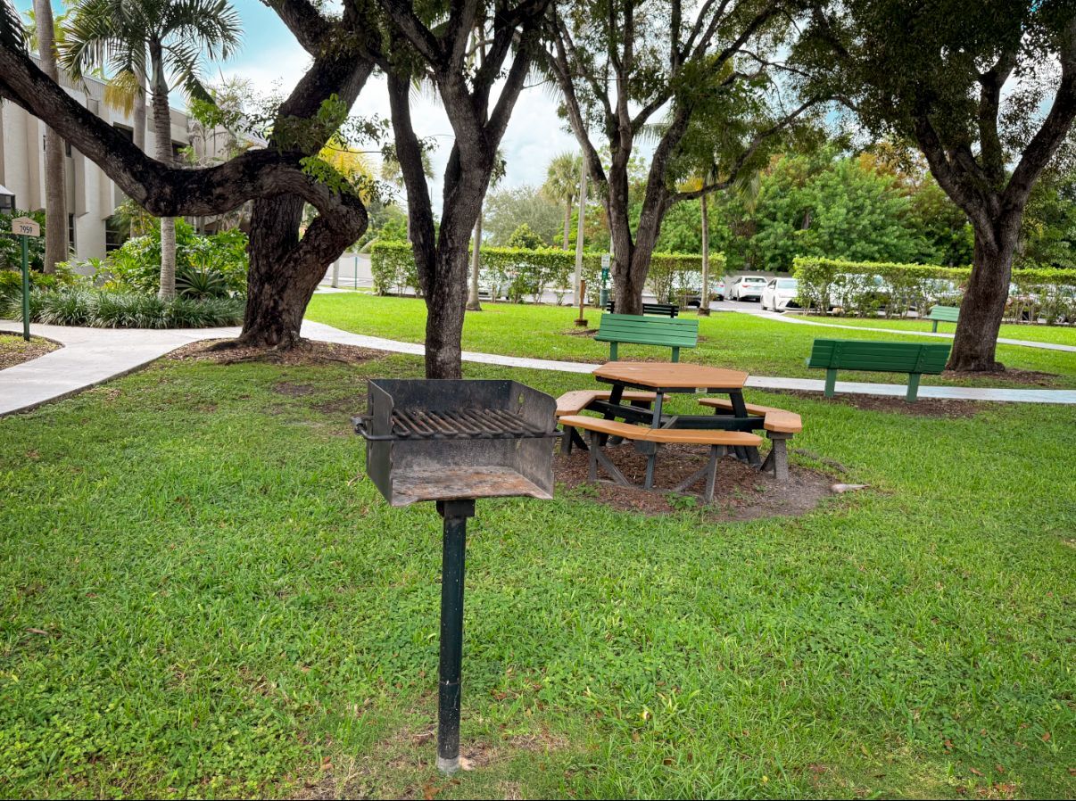 Building Photo - 7917 SW 104th St