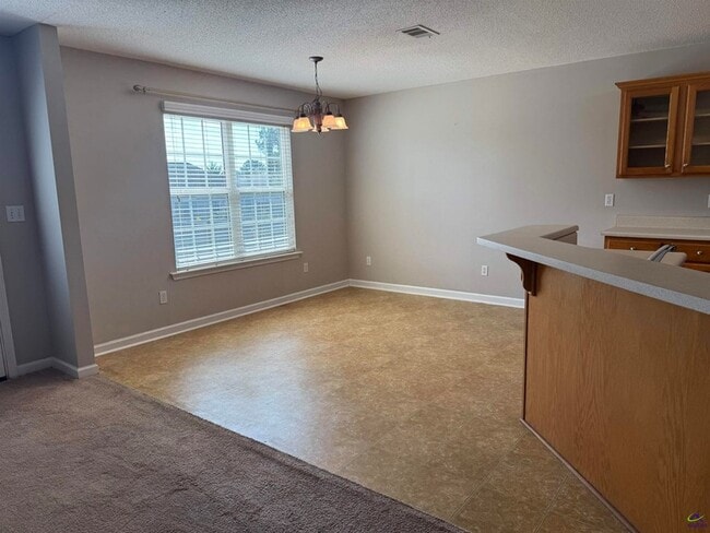 Building Photo - 105 Windmill Court