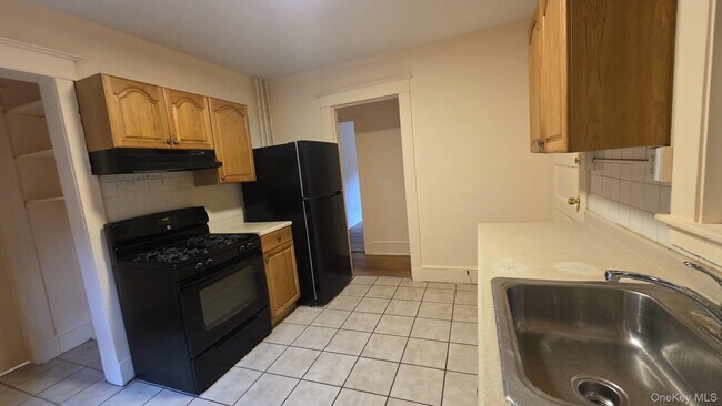 Building Photo - 41 Innis Ave