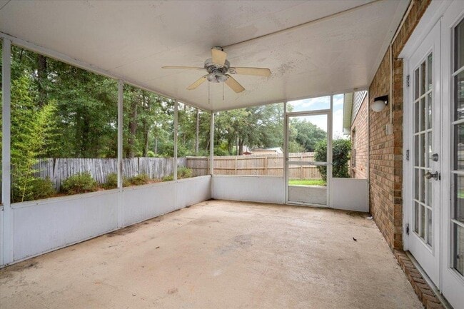 Building Photo - 2659 Rosebud Dr E