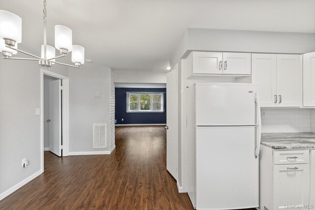 Building Photo - 106 Yorkshire Dr