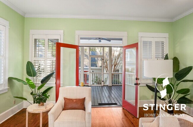 Building Photo - 14 Hayek St