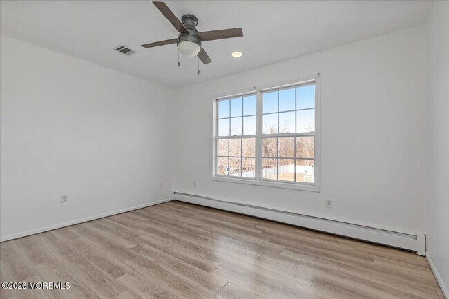 Building Photo - 257 Ford Rd