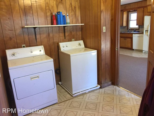 Building Photo - 3 br, 2 bath House - 1308 West St. Louis