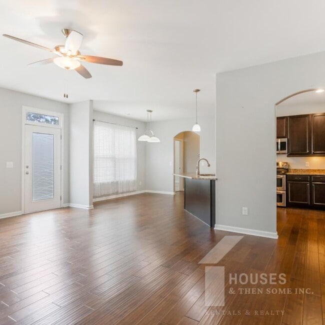 Building Photo - 70 Madeline Cir