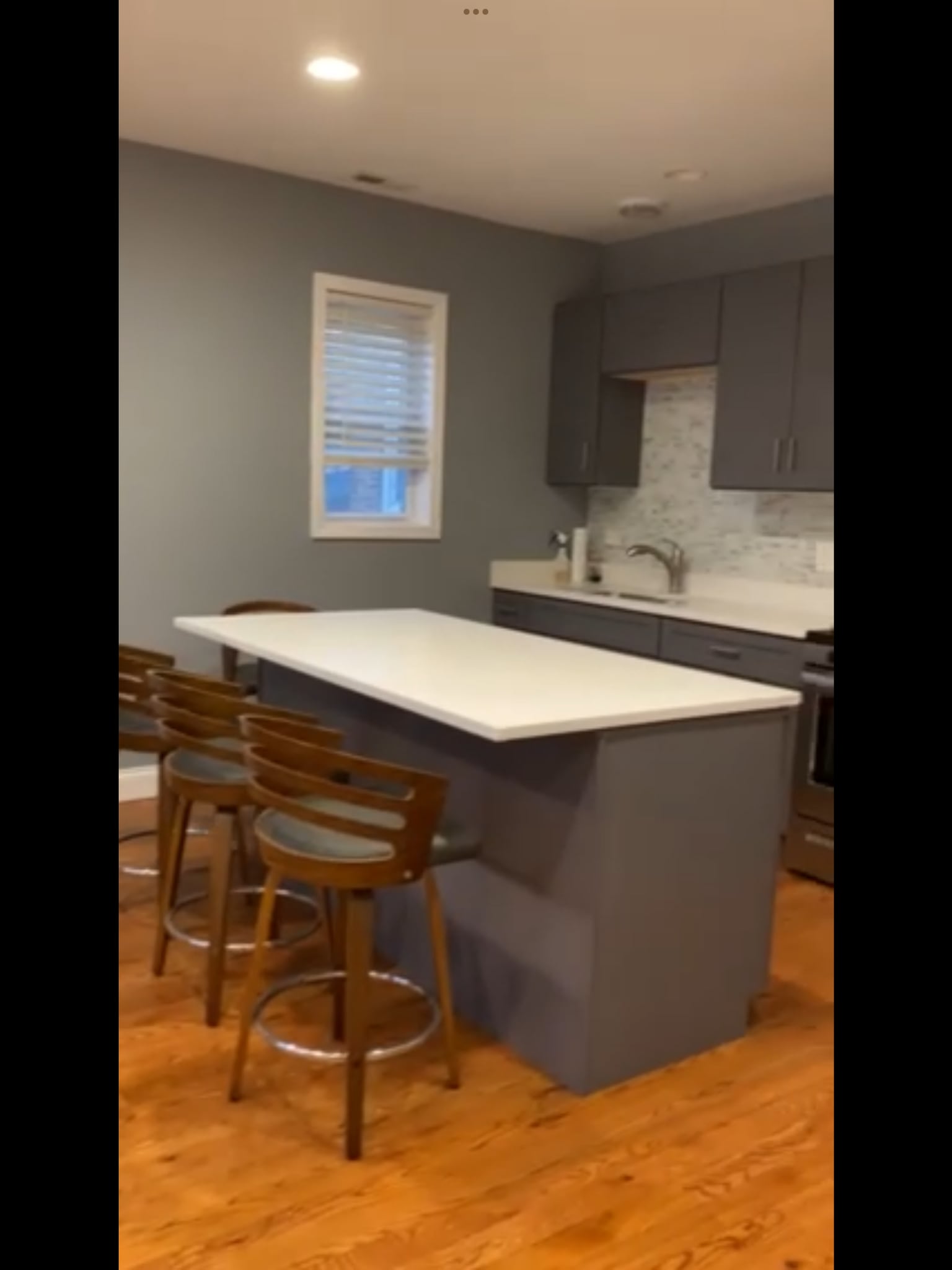 Building Photo - 2719 W 24th Pl