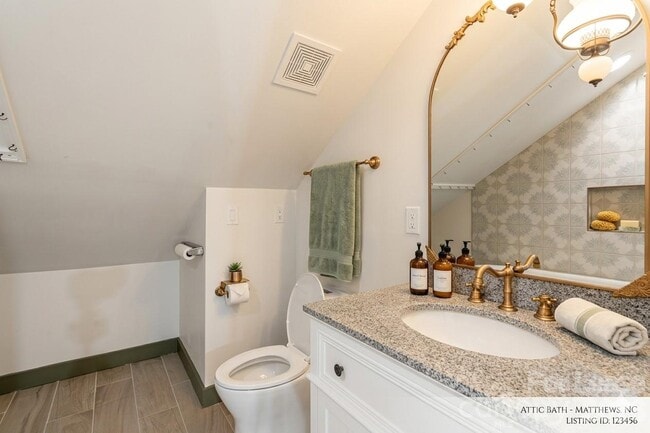 Building Photo - 8478 Rocky River Rd