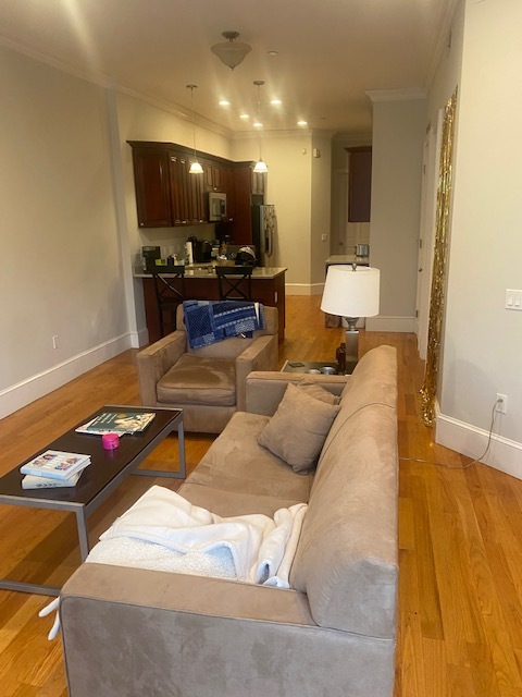 Building Photo - 1081 Beacon St