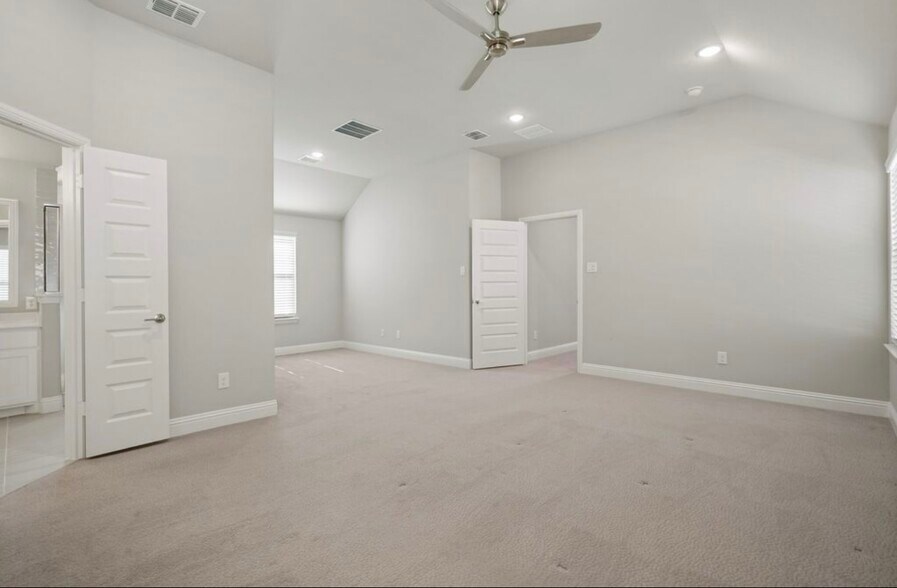 Building Photo - 4143 Runway Mews