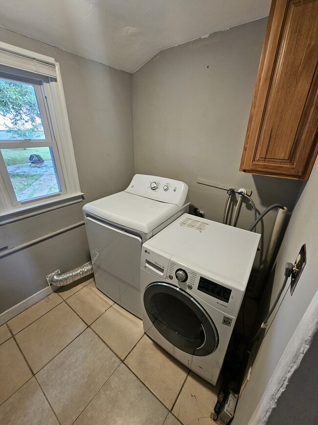 Building Photo - 1361 Glen Moore Cir