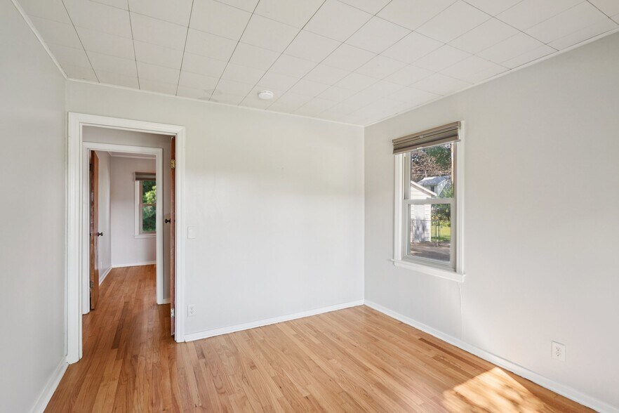 Building Photo - 1118 Lorraine Dr
