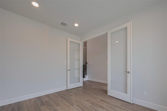 Building Photo - 11430 Bush Clover Dr