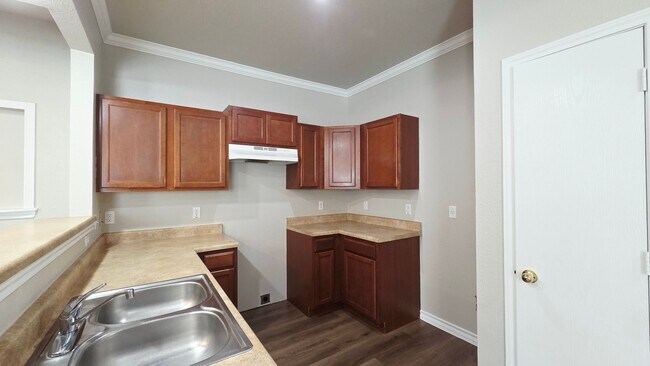 Building Photo - The Gardens at Summit 3 Bedroom Townhome