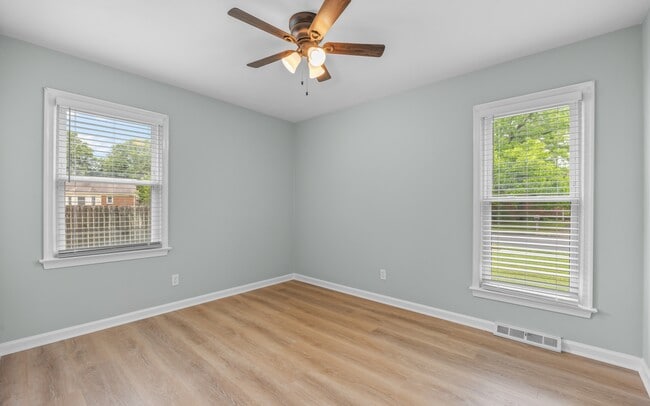 Building Photo - 631 Luray Terrace