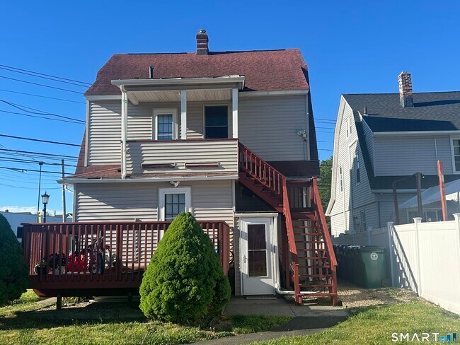 Building Photo - 2136 Barnum Ave