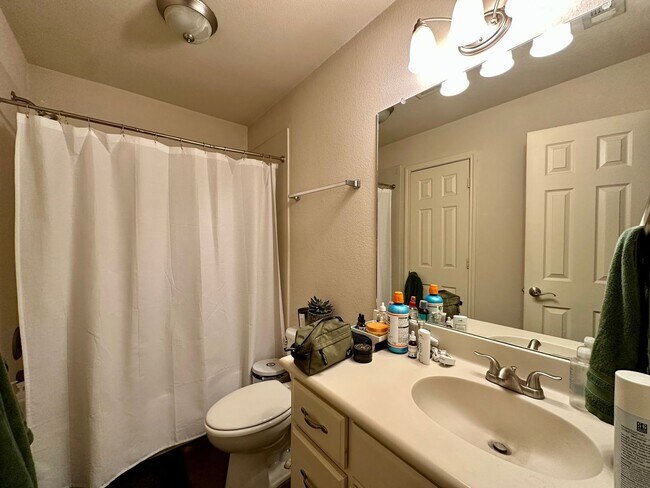 Building Photo - Taylors Crossing 2302