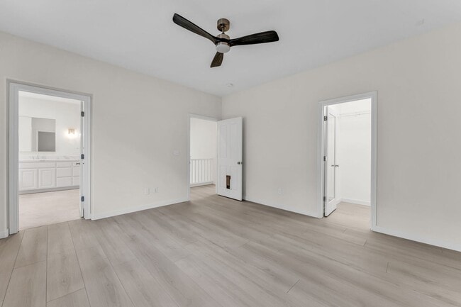 Building Photo - Gorgeous remodeled 3 bedroom, 3 full bathroom home for rent!