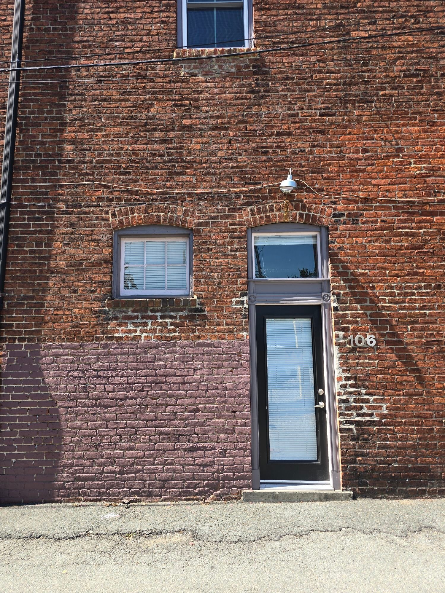 Building Photo - 302 Goshen St