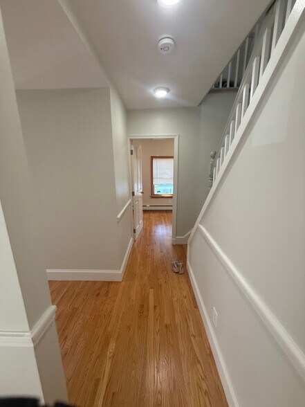 Building Photo - 48 Shannon St