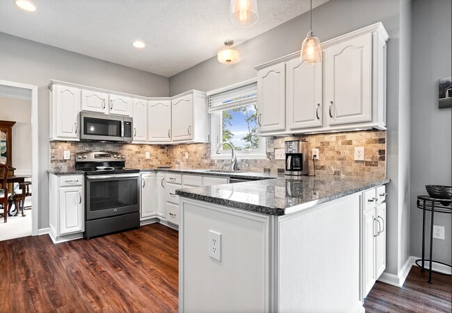 Building Photo - Beautiful Brick 4 Bed 3 Bath Home in Carmel Available Now!