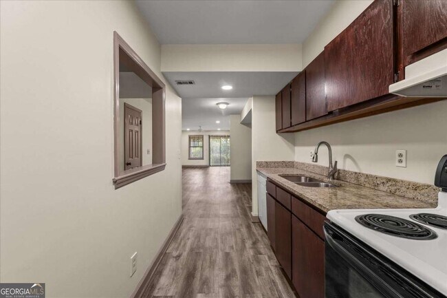 Building Photo - 210 Appleby Dr