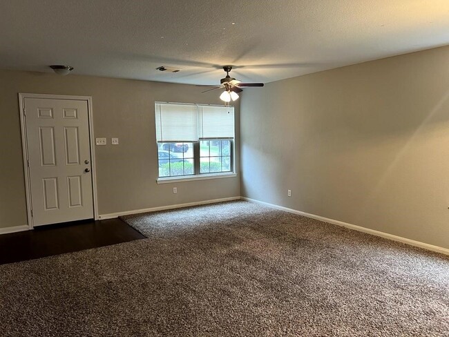 Building Photo - 6519 Mildenhall Ct