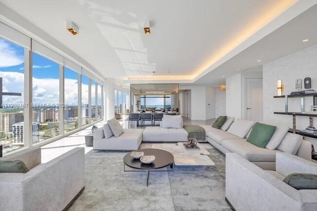 Building Photo - 17901 Collins Ave