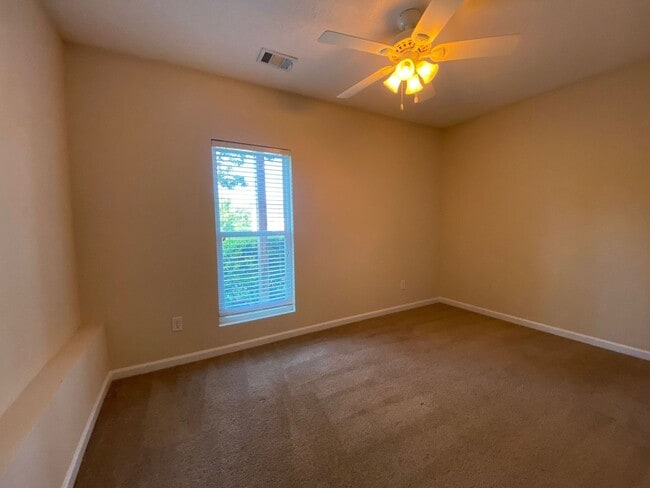 Building Photo - BRIDGEWATER HOME! PRE-LEASING FOR AUGUST 1 2026!