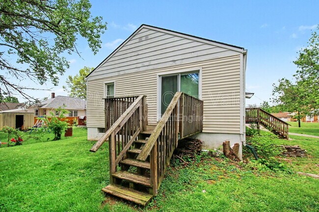 Building Photo - 7670 Pippin Rd