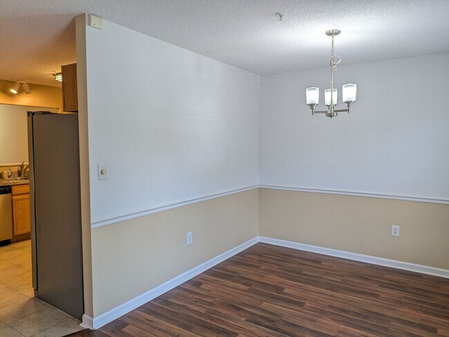 Building Photo - Great Mooresville Location!