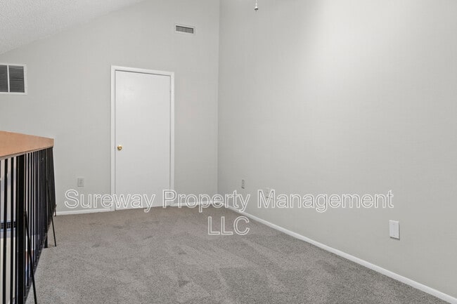 Building Photo - 902 Aspen Dr