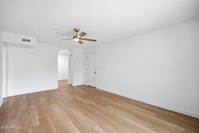 Building Photo - 2844 E Marconi Ave