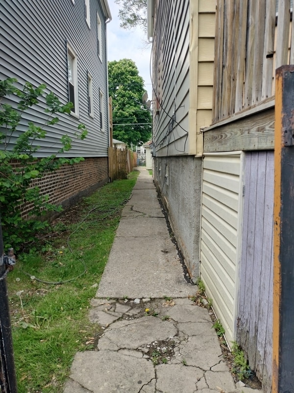 Building Photo - 8320 S Muskegon Ave