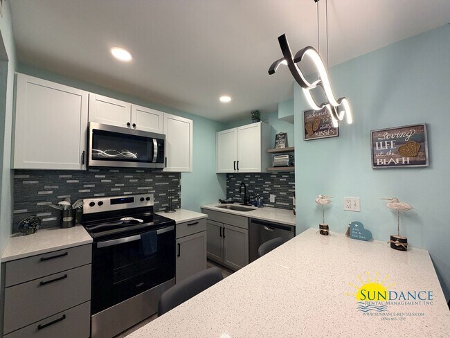 Building Photo - 4000 Gulf Terrace Dr