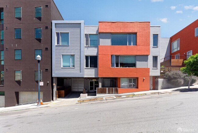 Building Photo - 570 Innes Ave