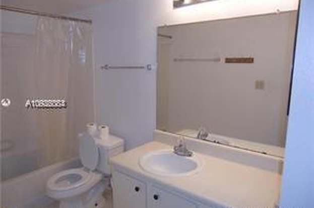 Building Photo - 2946 S University Dr