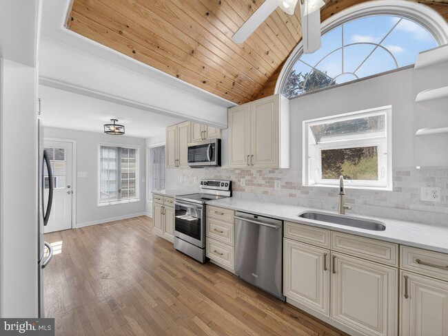 Building Photo - 9325 Brentsville Rd