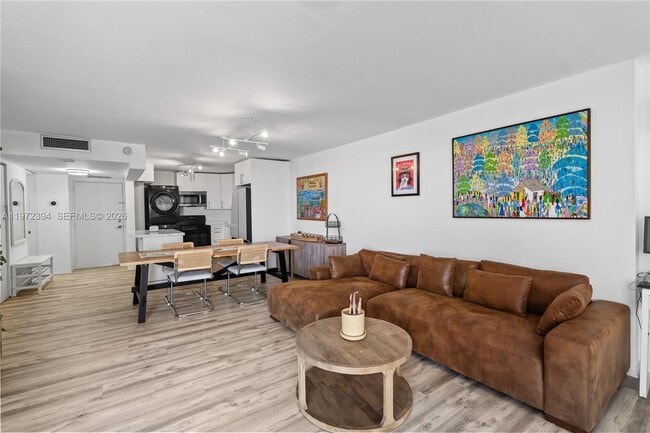 Building Photo - 1865 Brickell Ave