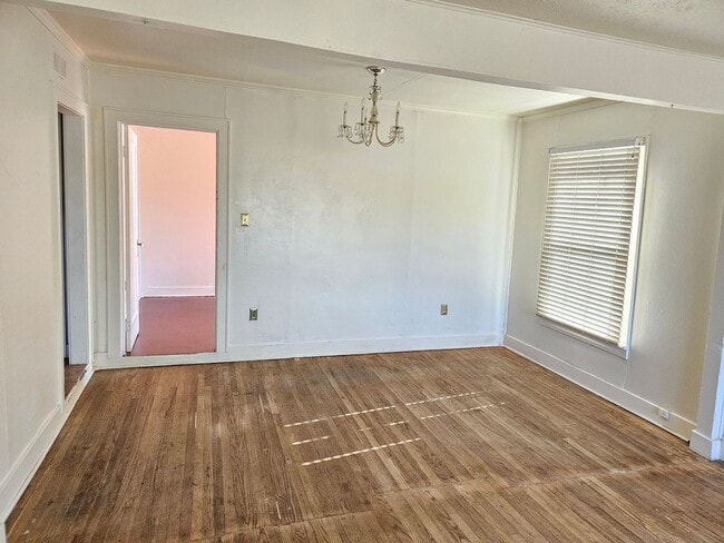 Building Photo - Original 1904 Style Home