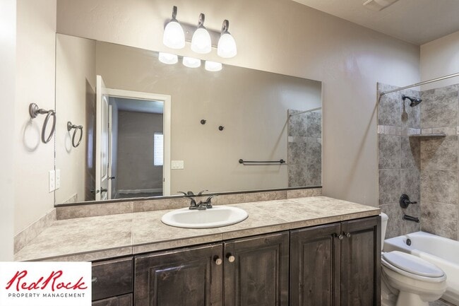 Building Photo - Modern 4 Bedroom Townhome Near Pools, Parks & Pickleball!