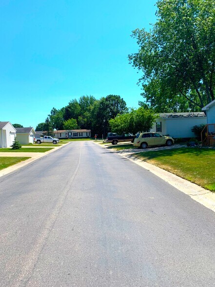 Building Photo - 2361 Oakgrove Dr