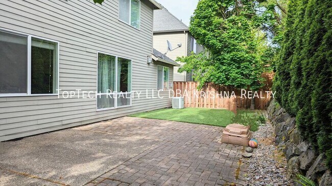 Building Photo - 13632 NW Henninger Ln