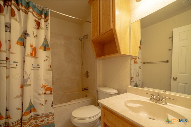 Building Photo - 511 Cowhand Dr