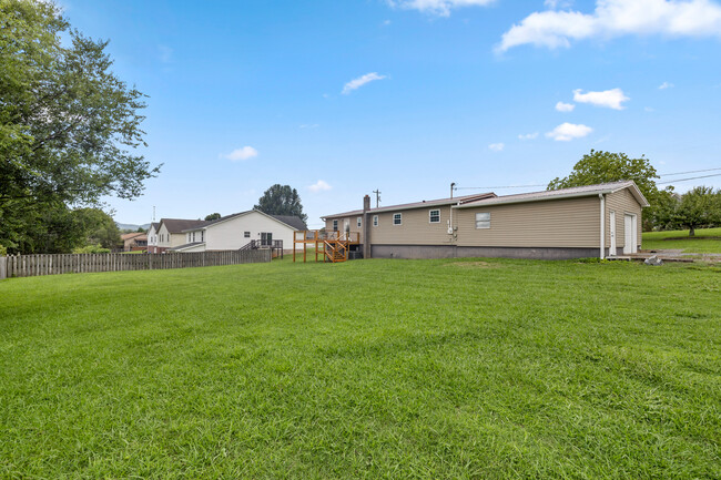 Building Photo - 1322 Raulston Rd