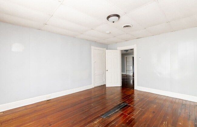 Building Photo - 917 Watt St