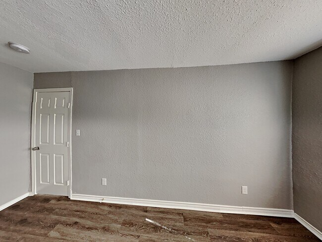 Building Photo - 1611 La Manda Blvd