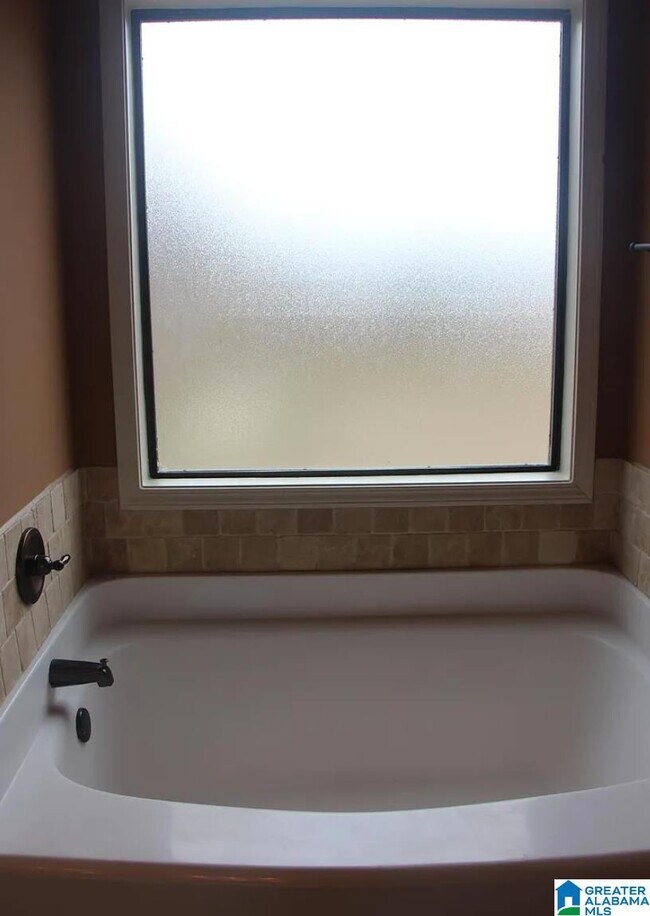 Building Photo - 1059 Kerry Dr