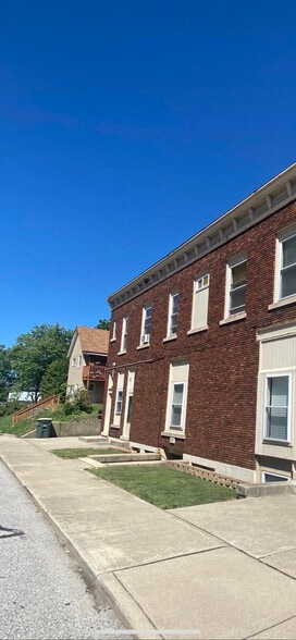 Building Photo - 519 Union St